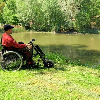 Rest by the lakeside